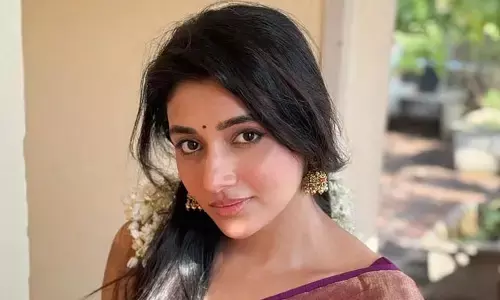 Mirna Menon : ఏమి సొగసు బాబోయ్..