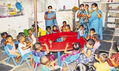 Minister: చిన్నారులకు ఎటువంటి లోటు రాకుండా చూస్కోండి