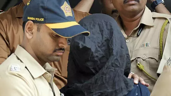 పోలీస్ కస్టడీకి సైఫ్ అలీ ఖాన్ దాడి కేసు నిందితుడు పోలీస్ కస్టడీకి సైఫ్ అలీ ఖాన్ దాడి కేసు నిందితుడు