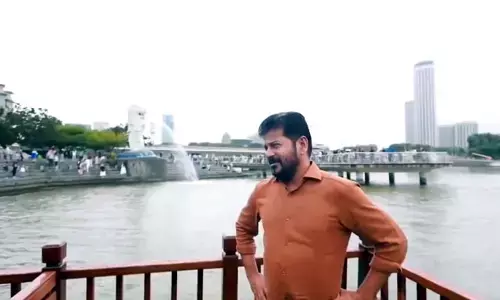 Singapore River: సింగపూర్ నదిలో సీఎం రేవంత్ రెడ్డి పడవ ప్రయాణం.. పునరుద్ధరణ తీరు పరిశీలన