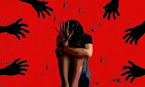 మద్యం మత్తులో దళిత మహిళపై అత్యాచారం...
