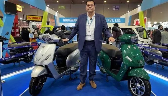 Auto Expo 2025: ఆటో ఎక్స్పోలో కొత్త స్కూటర్లు లాంచ్.. మీకు సూట్ అయ్యే బైక్స్ ఇవే! Auto Expo 2025: ఆటో ఎక్స్పోలో కొత్త స్కూటర్లు లాంచ్.. మీకు సూట్ అయ్యే బైక్స్ ఇవే!