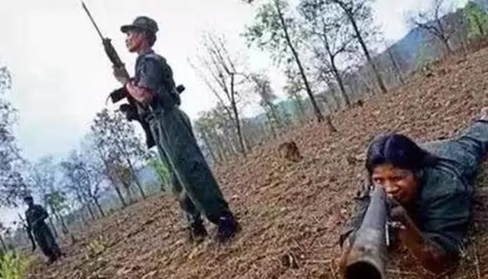 Chhattisgarh : ఛత్తీస్గఢ్ లో భారీగా మావోయిస్టుల లొంగుబాటు Chhattisgarh : ఛత్తీస్గఢ్ లో భారీగా మావోయిస్టుల లొంగుబాటు