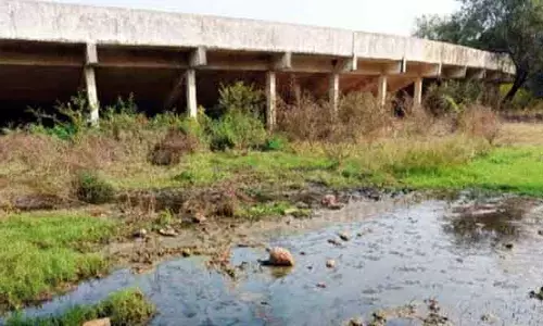 Dundigal: స్టేడియం పరిసరాలు.. కంపు కంపు