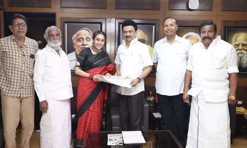 Divya : రాజకీయాల్లోకి అడుగు పెట్టిన నటుడు సత్యరాజ్ కూతురు