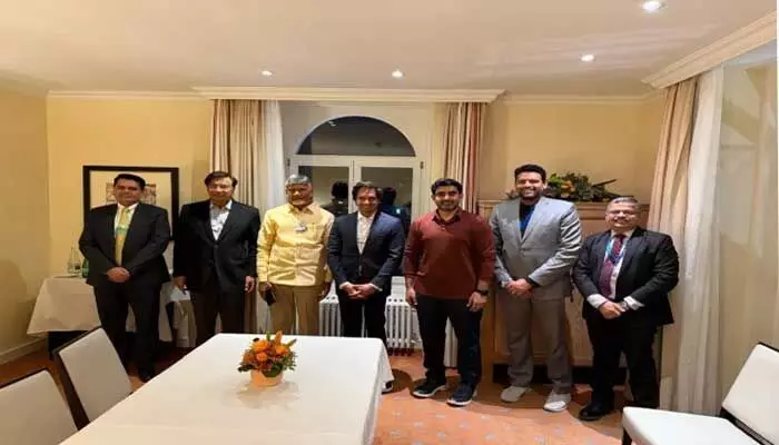 దావోస్లో సీఎం చంద్రబాబు బిజీ బిజీ.. రాష్ట్రానికి భారీ పెట్టుబడులు! దావోస్లో సీఎం చంద్రబాబు బిజీ బిజీ.. రాష్ట్రానికి భారీ పెట్టుబడులు!