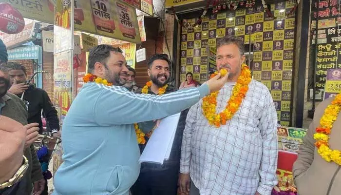 Lottery Jack Pot : రూ.10 కోట్ల లాటరీ జాక్ పాట్ కొట్టిన లారీ డ్రైవర్ Lottery Jack Pot : రూ.10 కోట్ల లాటరీ జాక్ పాట్ కొట్టిన లారీ డ్రైవర్