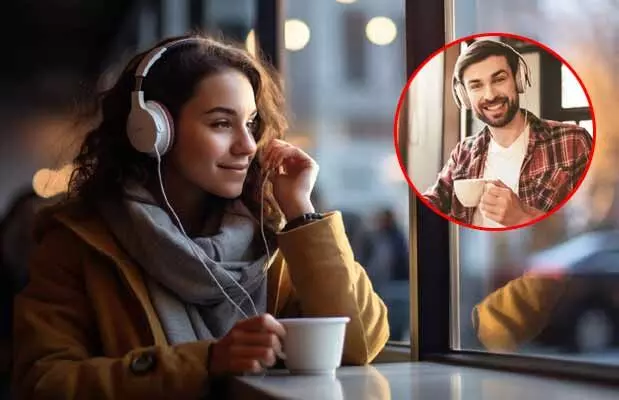 Coffee with music : కాఫీ సిప్ చేస్తూ.. మ్యూజిక్ వింటూ.. Coffee with music : కాఫీ సిప్ చేస్తూ.. మ్యూజిక్ వింటూ..