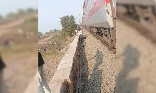 Maharashtra Train Accident : మహారాష్ట్రలో ఘోర రైలు ప్రమాదం... 12 మంది మృతి