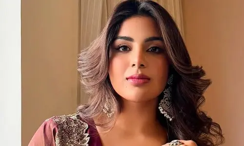 Samyuktha Menon స్ట‌న్నింగ్ లుక్స్‌