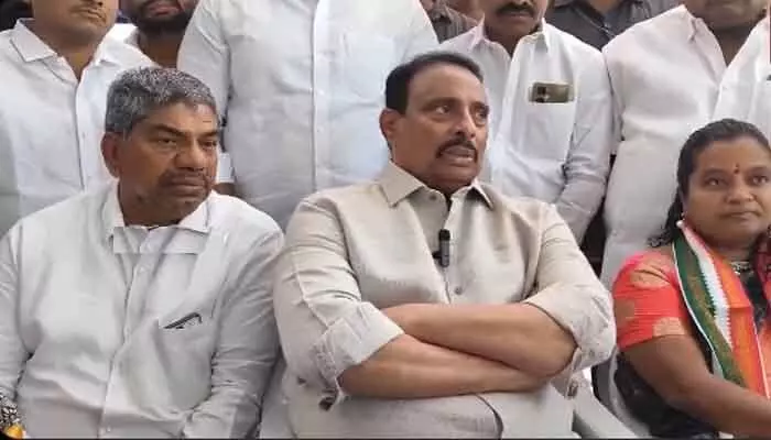 MLA Danam : ఏక పక్ష కూల్చివేతలు సరికాదు : ఎమ్మెల్యే దానం మండిపాటు MLA Danam : ఏక పక్ష కూల్చివేతలు సరికాదు : ఎమ్మెల్యే దానం మండిపాటు