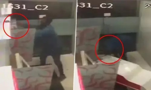 ATM Robbery: కోఠిలోని బ్యాంకు ఏటీఎంలో చోరీకి యువకుడి యత్నం..