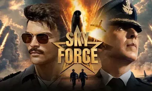 SkyForce : ఆ బాలీవుడ్ హీరో సినిమాకు ఫ్రీ టికెట్లు... కారణం ఇదేనా!