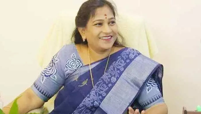‘2013లో ఒక టీచర్గా చంద్రబాబును కలిశా.. ఆయన ఏమన్నారంటే’.. హోంమంత్రి అనిత ఆసక్తికర వ్యాఖ్యలు ‘2013లో ఒక టీచర్గా చంద్రబాబును కలిశా.. ఆయన ఏమన్నారంటే’.. హోంమంత్రి అనిత ఆసక్తికర వ్యాఖ్యలు