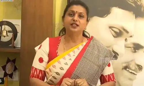 Roja : లోకేష్ రెడ్ బుక్ రాజ్యాంగం వల్లే రాష్ట్రానికి పెట్టుబడులు రాలేదు : మాజీ మంత్రి రోజా