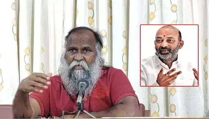 తెలంగాణ ప్రజలను బండి సంజయ్ బ్లాక్ మెయిల్ చేస్తున్నారా?.. జగ్గారెడ్డి సీరియస్ తెలంగాణ ప్రజలను బండి సంజయ్ బ్లాక్ మెయిల్ చేస్తున్నారా?.. జగ్గారెడ్డి సీరియస్