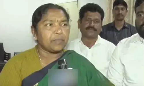 Minister Seethakka: చిల్లర వేషాలు ఇకనైనా ఆపండి.. బీఆర్ఎస్ నేతలపై మంత్రి సీతక్క ఫైర్