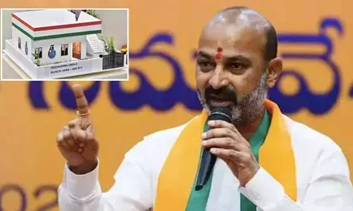 Bandi Sanjay: అలా చేస్తే కేంద్రం నుంచి ఒక్క ఇళ్లు కూడా ఇవ్వం.. సంజయ్ సెన్సేషనల్ కామెంట్స్