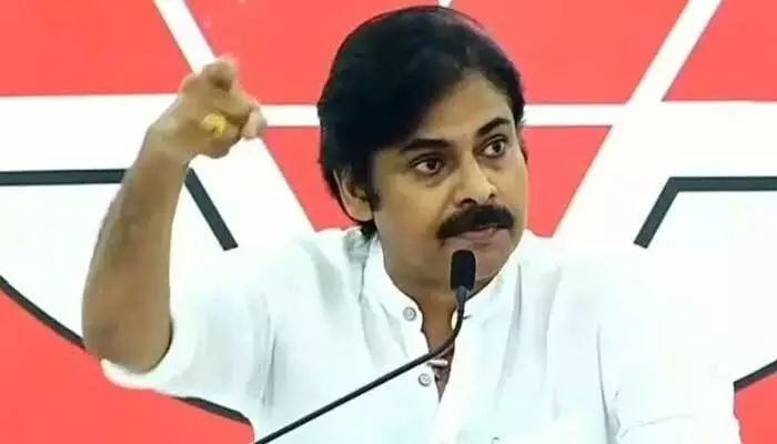 అలా ఉండండి.. జనసైనికులకు పవన్ కల్యాణ్ కీలక సందేశం అలా ఉండండి.. జనసైనికులకు పవన్ కల్యాణ్ కీలక సందేశం