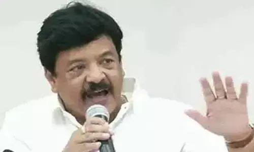 ‘పవన్ గురించి మాట్లాడే అర్హత నీకు లేదు’.. మాజీ మంత్రి పై మంత్రి ఆగ్రహం