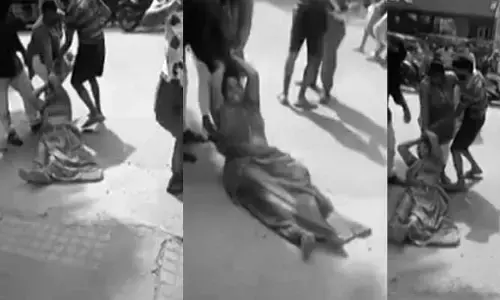 Atrocious: నడిరోడ్డుపై దారుణం.. మహిళపై దాడి చేస్తూ కిలో మీటర్ ఈడ్చుకెళ్లిన దుండగులు