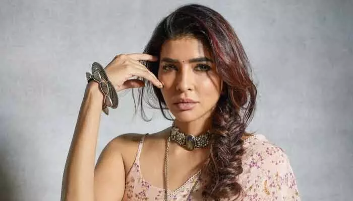 Manchu Lakshmi: దయచేసి ఎవరైనా సాయం చేయండి.. వాళ్లు దురుసుగా ప్రవర్తించారంటూ మంచు లక్ష్మి ట్వీట్ Manchu Lakshmi: దయచేసి ఎవరైనా సాయం చేయండి.. వాళ్లు దురుసుగా ప్రవర్తించారంటూ మంచు లక్ష్మి ట్వీట్