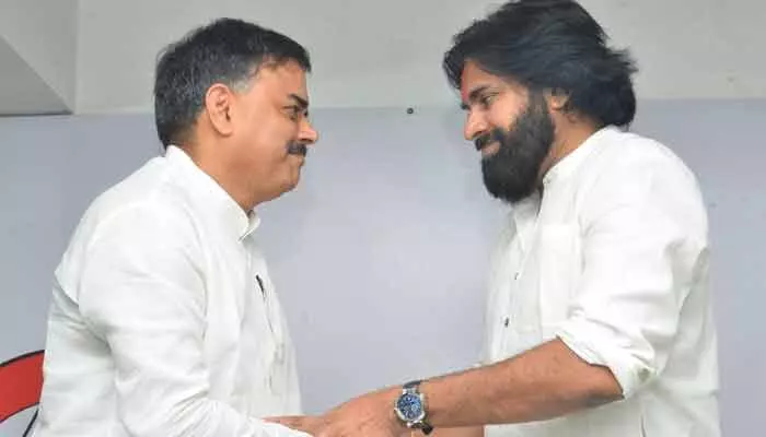 Tenali: వినూత్న రీతిలో మంత్రి నాదెండ్ల.. వాటే థాట్ అంటూ ప్రశంసలు Tenali: వినూత్న రీతిలో మంత్రి నాదెండ్ల.. వాటే థాట్ అంటూ ప్రశంసలు