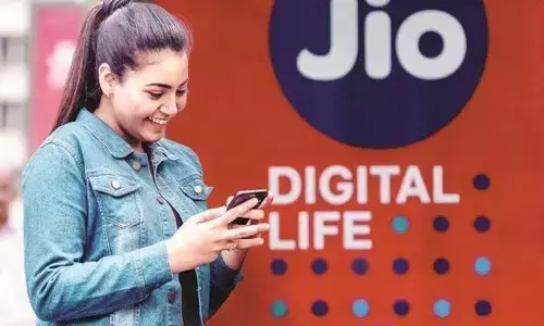 Jio Recharge Plan: యూజర్లకు అదిరిపోయే వార్త చెప్పిన జియో..365 రోజుల వ్యాలిడిటీతో బెస్ట్ రీచార్జ్ ప్లాన్