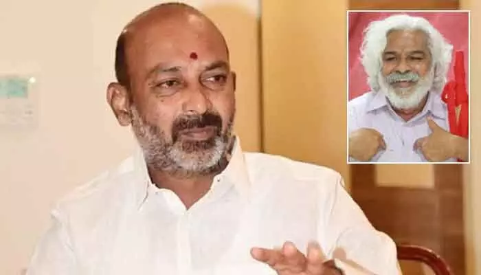 Bandi Sanjay: గద్దర్పై బండి సంజయ్ వివాదాస్పద వ్యాఖ్యలు.. హీటెక్కిన స్టేట్ పాలిటిక్స్ Bandi Sanjay: గద్దర్పై బండి సంజయ్ వివాదాస్పద వ్యాఖ్యలు.. హీటెక్కిన స్టేట్ పాలిటిక్స్