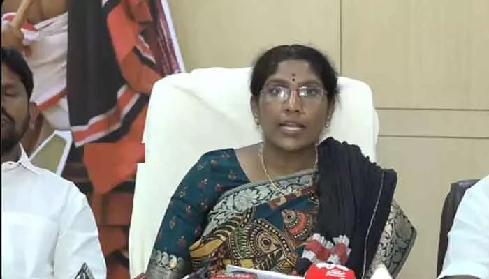 Gaddar : గద్దర్ పై బండి సంజయ్ వ్యాఖ్యలను ఖండించిన వెన్నెల Gaddar : గద్దర్ పై బండి సంజయ్ వ్యాఖ్యలను ఖండించిన వెన్నెల
