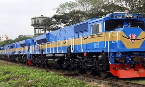 Railway Strike : దేశవ్యాప్తంగా పట్టా లెక్కని రైళ్లు.. ప్రయాణికుల అవస్థలు