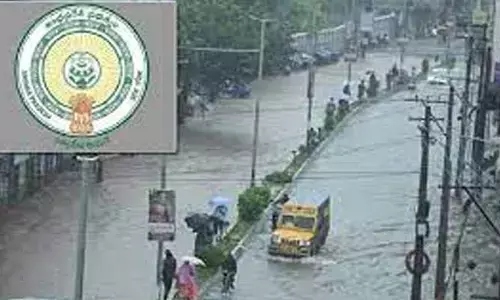 ప్రభుత్వం కీలక నిర్ణయం.. వరదలకు దెబ్బతిన్న ఆటో రిక్షాలకు పరిహారం పెంపు