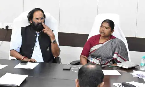 Seethakka: గోదావరి కరకట్ట నిర్మాణం వేగం పెంచండి