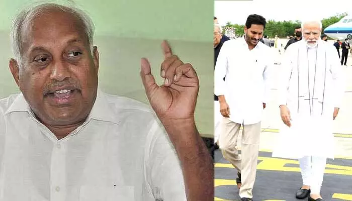 బీజేపీ అండతోనే జగన్ బయట తిరుగుతున్నారు: చింతామోహన్ సంచలన వ్యాఖ్యలు బీజేపీ అండతోనే జగన్ బయట తిరుగుతున్నారు: చింతామోహన్ సంచలన వ్యాఖ్యలు
