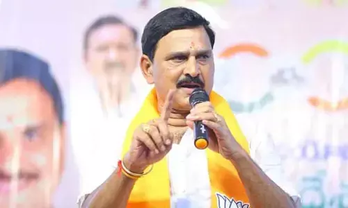 నేను, కుమారస్వామి స్టీల్ ప్లాంట్‌కు వెళ్తున్నాం: కేంద్రమంత్రి శ్రీనివాస వర్మ