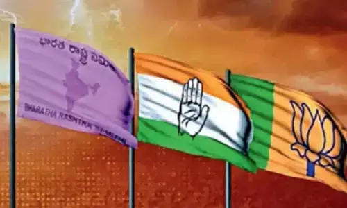 MLC Elections: హాట్ సీట్‌గా కరీంనగర్ గ్రాడ్యుయేట్ స్థానం..  హోరాహోరీగా జరగనున్న ఎన్నిక