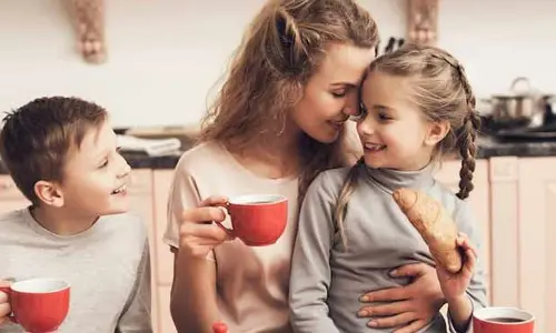 Kids and Tea : పిల్లలకు కాఫీ, టీలు ఇవ్వడం మంచిది కాదా..? ఏ వయసు నుంచి తాగొచ్చు?