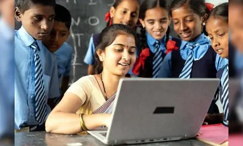 Digital Mode: ఇక పాఠశాల విద్య డిజిటల్ మయం.. ఆ సంస్థతో ప్రభుత్వం ఎంఓయూ