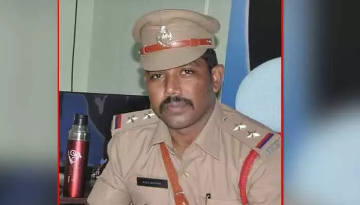 Breaking: రివాల్వర్తో కాల్చుకుని మరో ఎస్సై సూసైడ్ Breaking: రివాల్వర్తో కాల్చుకుని మరో ఎస్సై సూసైడ్