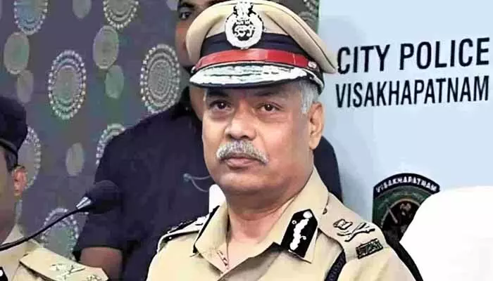 DGP: భావోద్వేగానికి గురైన డీజీపీ ద్వారకా తిరుమలరావు.. అసలు విషయం ఇదే! DGP: భావోద్వేగానికి గురైన డీజీపీ ద్వారకా తిరుమలరావు.. అసలు విషయం ఇదే!