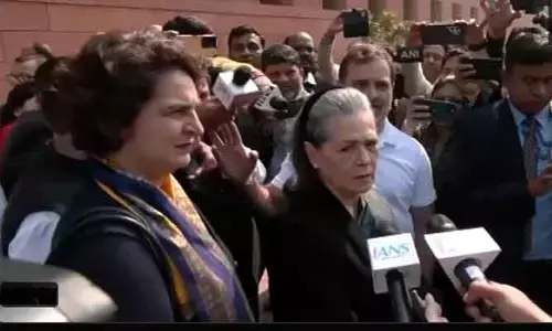 Sonia Gandhi : పూర్ లేడీ..చదవలేక అలసి పోయారు : రాష్ట్రపతిపై సోనియాగాంధీ వ్యాఖ్యలు