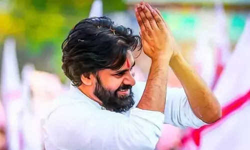 ఖండాలు దాటిన డిప్యూటీ సీఎం క్రేజ్.. నెట్టింట వైరల్‌గా మారిన వీడియో