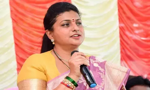 ‘ముసలావిడ నొక్కగలిగే బటన్.. మీరెందుకు నొక్కట్లేదు’.. మాజీ మంత్రి రోజా సెన్సేషనల్ కామెంట్స్!