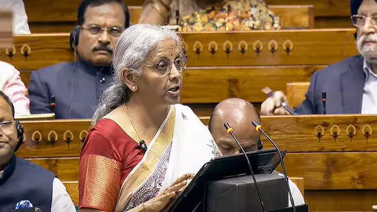భారీగా ధరలు తగ్గనున్న వస్తువులు ఇవే భారీగా ధరలు తగ్గనున్న వస్తువులు ఇవే