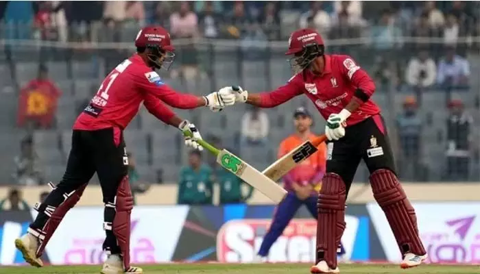 బంగ్లాదేశ్ ప్రీమియర్ లీగ్లో ఫిక్సింగ్ కలకలం.. బంగ్లా కెప్టెన్ సారథిగా ఉన్న జట్టుపైనే ఆరోపణలు బంగ్లాదేశ్ ప్రీమియర్ లీగ్లో ఫిక్సింగ్ కలకలం.. బంగ్లా కెప్టెన్ సారథిగా ఉన్న జట్టుపైనే ఆరోపణలు