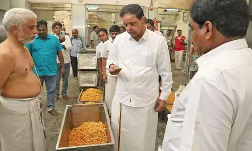 TTD Chairman : తిరుమలలో టీటీడీ చైర్మన్ ఆకస్మిక తనిఖీలు