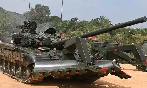 Defence Budget: రక్షణ రంగానికి రూ.6.81 లక్షల కోట్లు.. మొత్తం బడ్జెట్‌లో 8శాతం కేటాయింపు