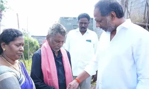 ఏ సమస్య ఉన్నా అండగా నిలబడతా: మంత్రి గొట్టిపాటి హామీ
