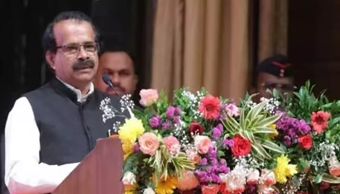 Kerala: నిధులు కావాలంటే కేరళను వెనుకబడిన రాష్ట్రంగా ప్రకటించండి.. జార్జ్ కురియన్ Kerala: నిధులు కావాలంటే కేరళను వెనుకబడిన రాష్ట్రంగా ప్రకటించండి.. జార్జ్ కురియన్