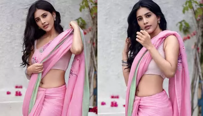 నడుము చూపిస్తూ అబ్బో అనిపిస్తున్న నభా.. హార్ట్ బీట్ ఆగిపోయేలా ఉందంటున్న నెటిజన్లు నడుము చూపిస్తూ అబ్బో అనిపిస్తున్న నభా.. హార్ట్ బీట్ ఆగిపోయేలా ఉందంటున్న నెటిజన్లు
